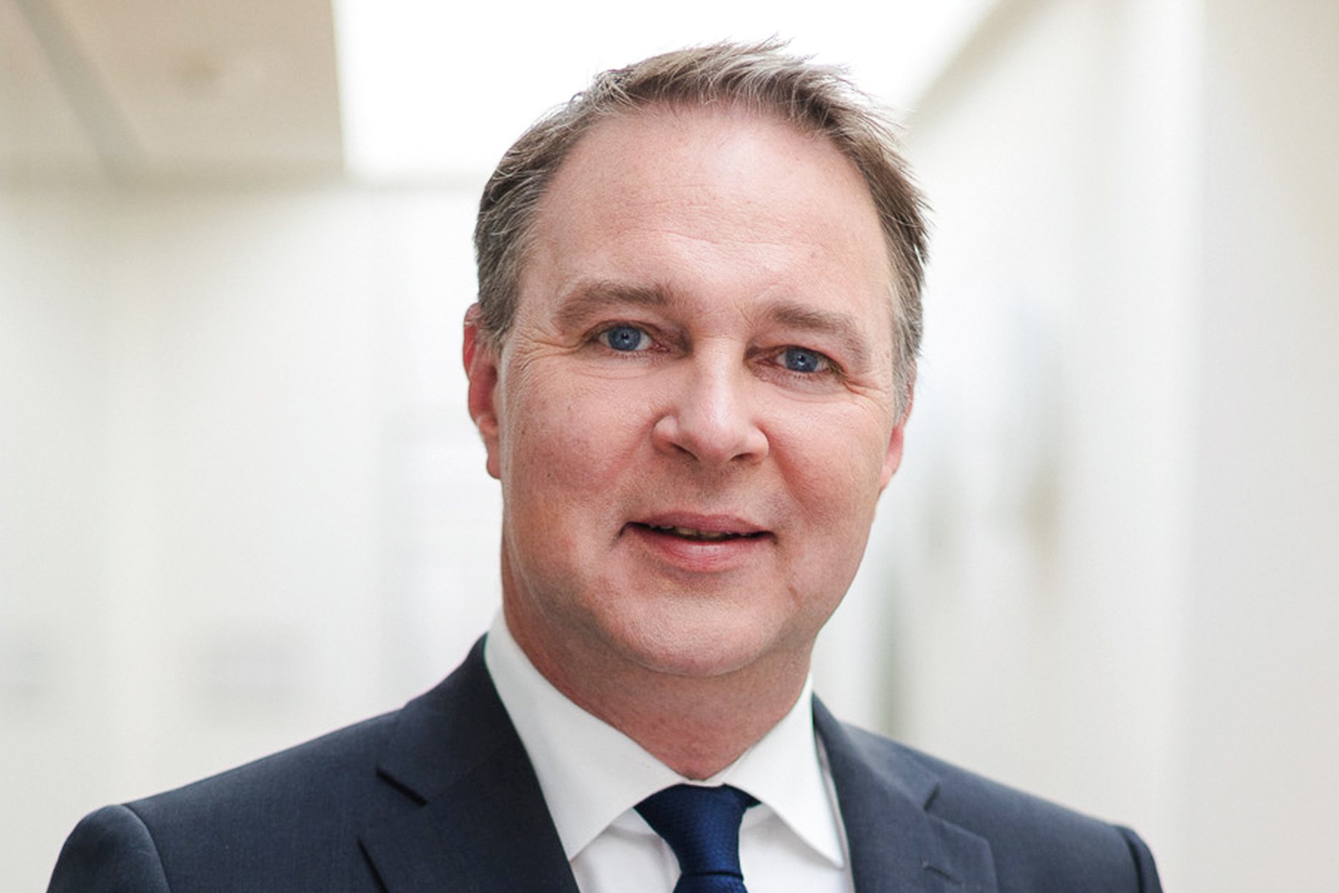 Portraitfoto von Vizekanzler und Bundesparteivorsitzenden Andreas Babler