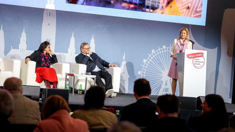 v.l.n.r.: Kulturstadträtin Veronika Kaup-Hasler, Sozialstadtrat Peter Hacker und SPÖ-Bildungsfraktionsvorsitzende Astrid Pany, C: Christian Fürthner